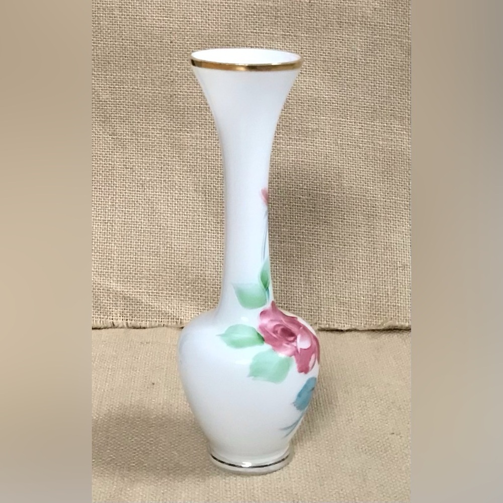 Vintage White Floral Glass Vase Hand Painted Grandma Cottage Core Romance - Picture 4 of 7
